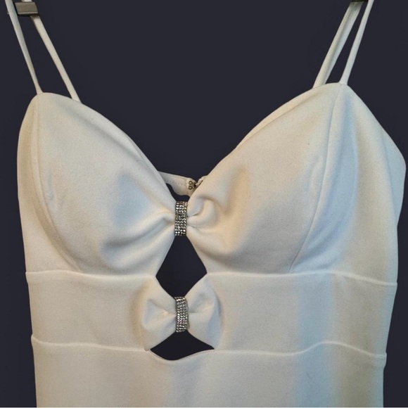 NWT Elegant White Strappy Dress - Picture 5 of 9